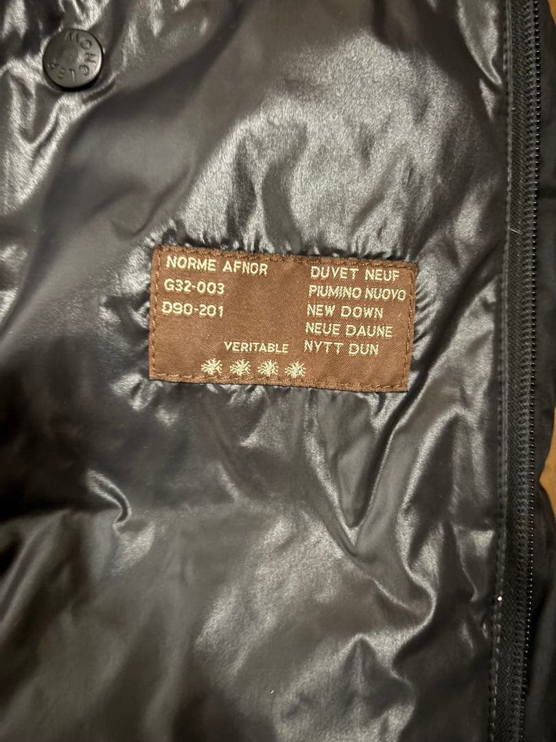 l*y様 MONCLER ブラック ダウンジャケット サイズ3