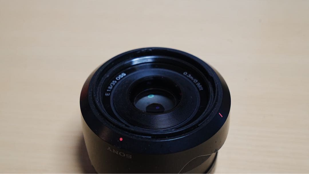 SONY E35mm F1.8 OSS レンズ