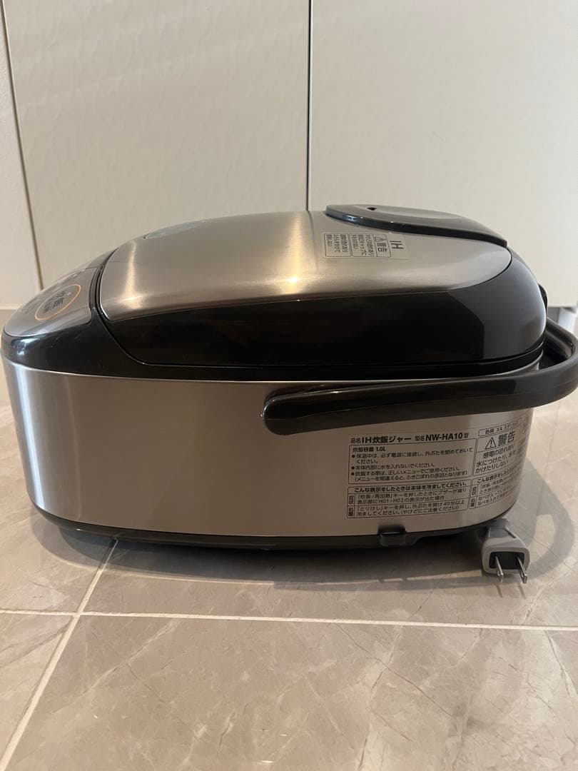 美品　2023年製　象印 多機能炊飯器 NW-HA10 シルバー