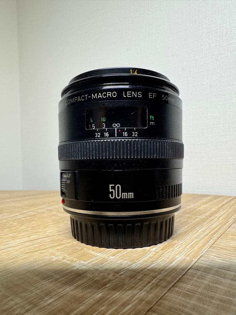 Canon EF 50mm f/2.5 Compact-Macro レンズ