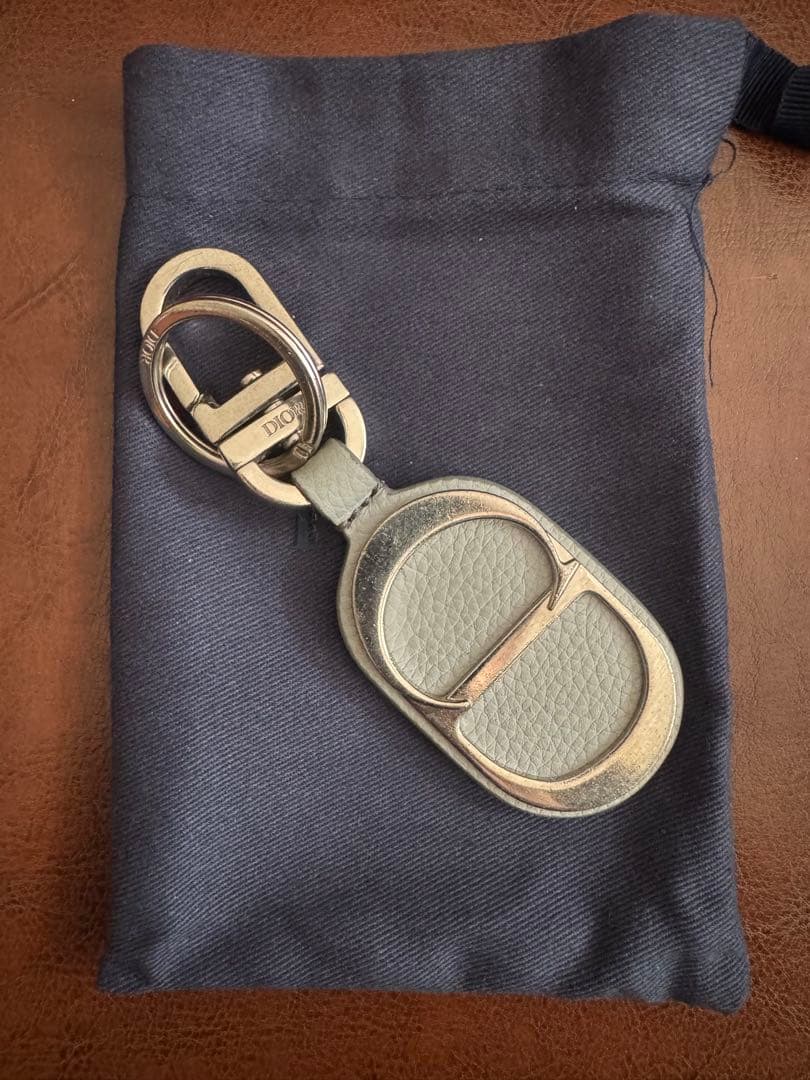 Dior グレー レザー キーホルダー