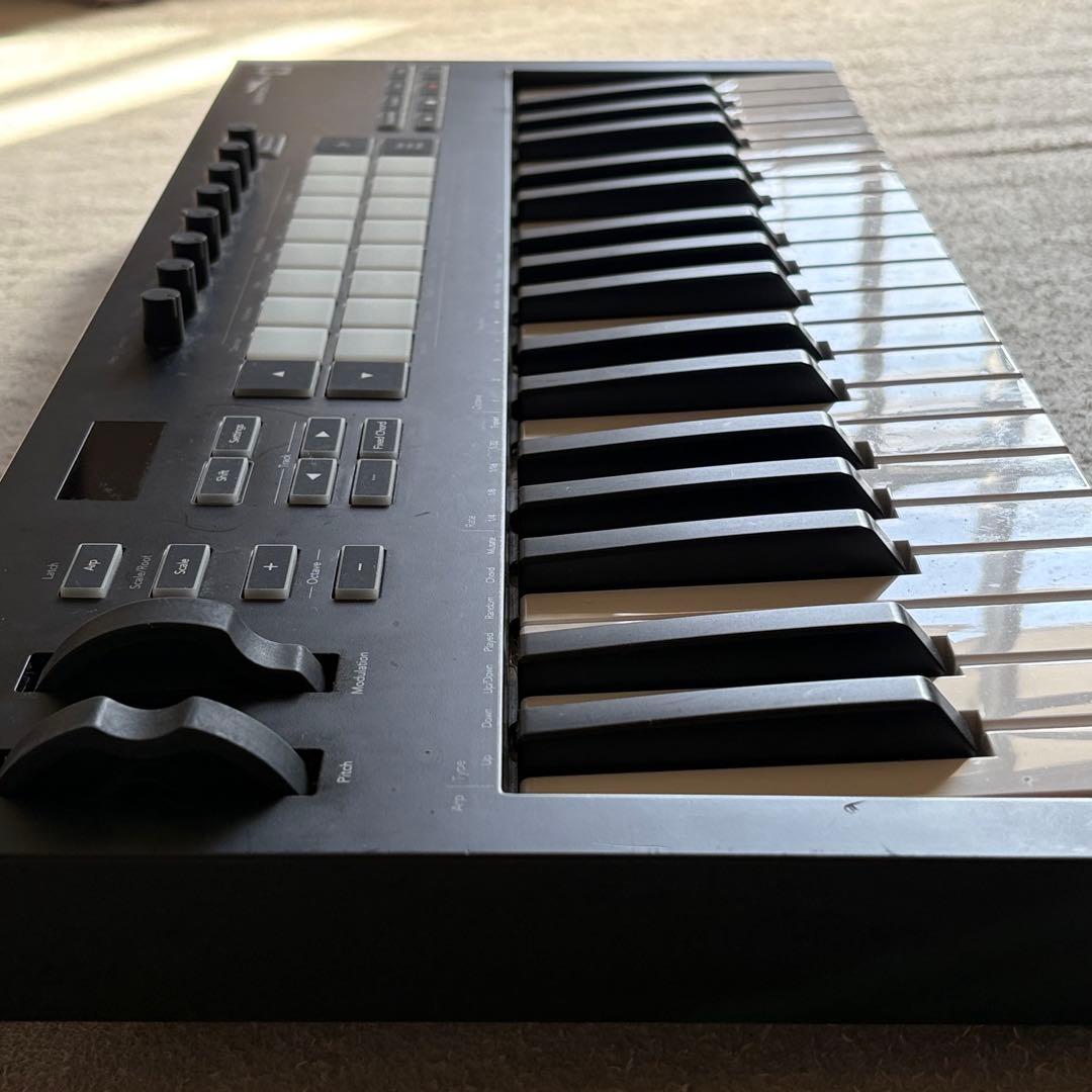 NOVATION Launchkey 37 MK3 MIDIキーボード