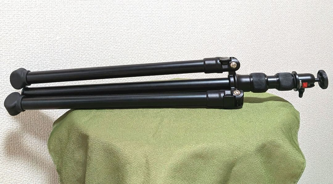 【中古】Anker Nebula Cosmos 三脚スタンド付き