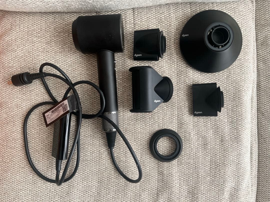 Dyson ヘアドライヤー ブラック