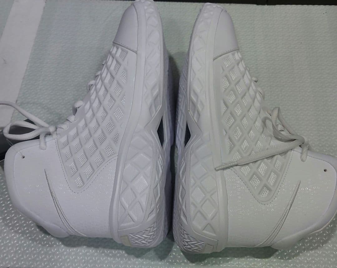 新品タグ付き！ナイキ コービーⅢ GS バスケットシューズ ハイカットスニーカー