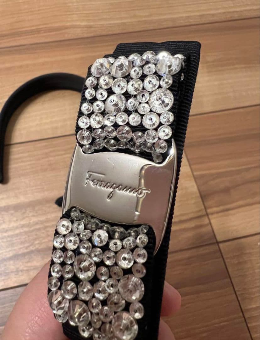 【り】Ferragamo カチューシャ　バレッタ ヴァラ　リボン 黒