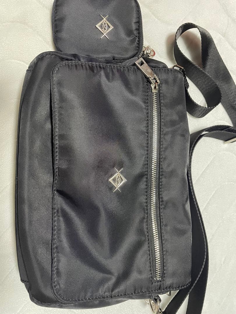 『REFLEM/レフレム』ロゴチャーム付きボディバッグ/ボディBAG