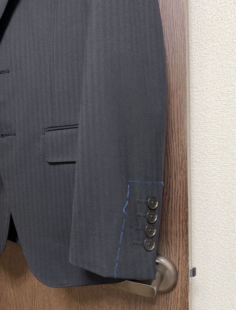 専用Y4新品未使用！高品質！仕立ての良い最新ブラック無地調3ピーススーツ訳あり
