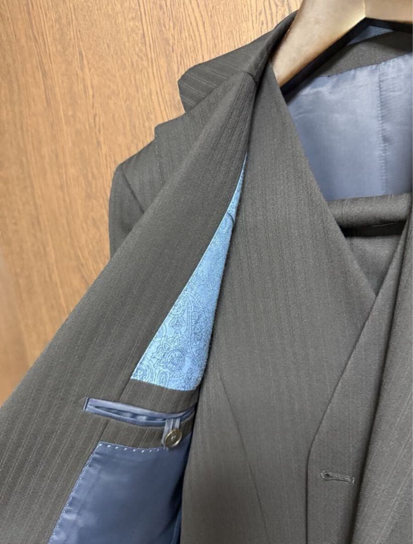 専用Y4新品未使用！高品質！仕立ての良い最新ブラック無地調3ピーススーツ訳あり