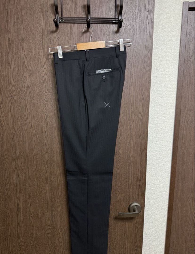 専用Y4新品未使用！高品質！仕立ての良い最新ブラック無地調3ピーススーツ訳あり