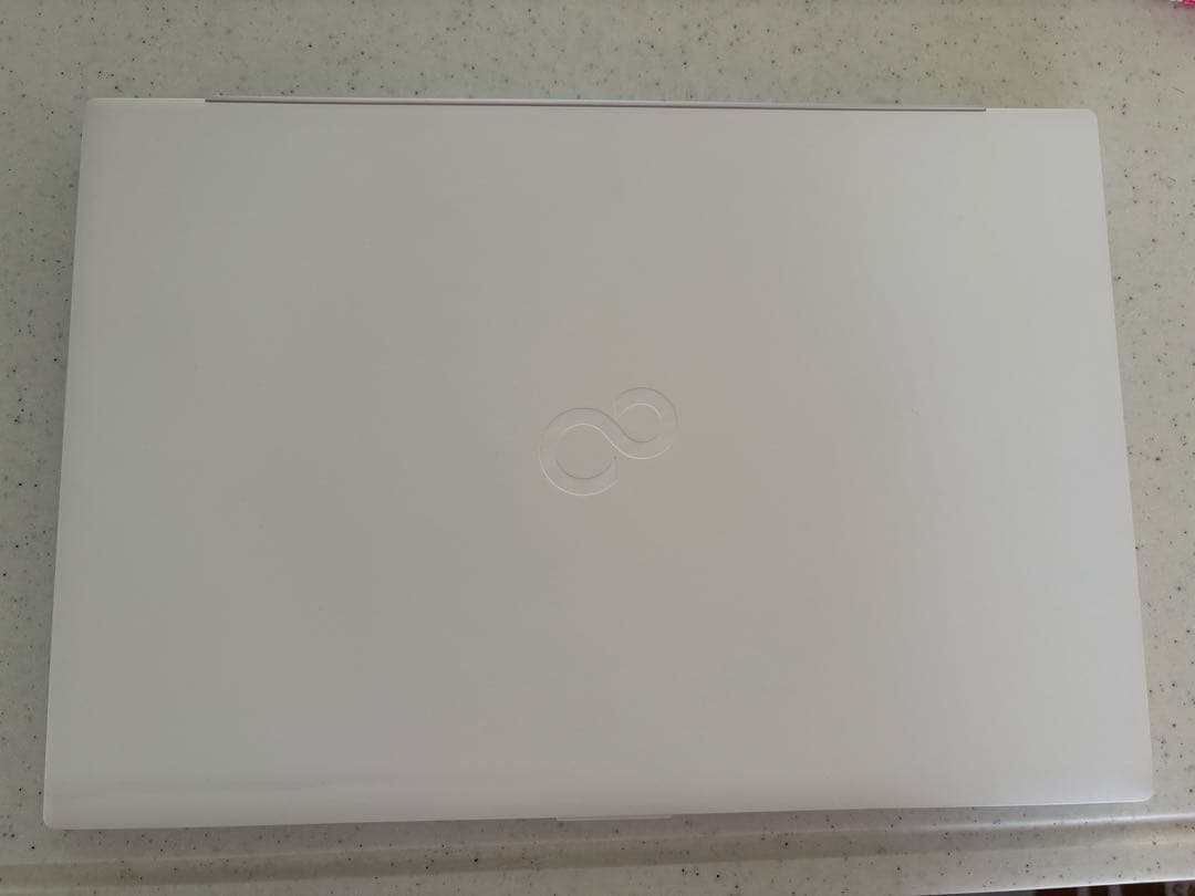 FMV Lite 3515/H3 FMV3515H3W [アーバンホワイト]