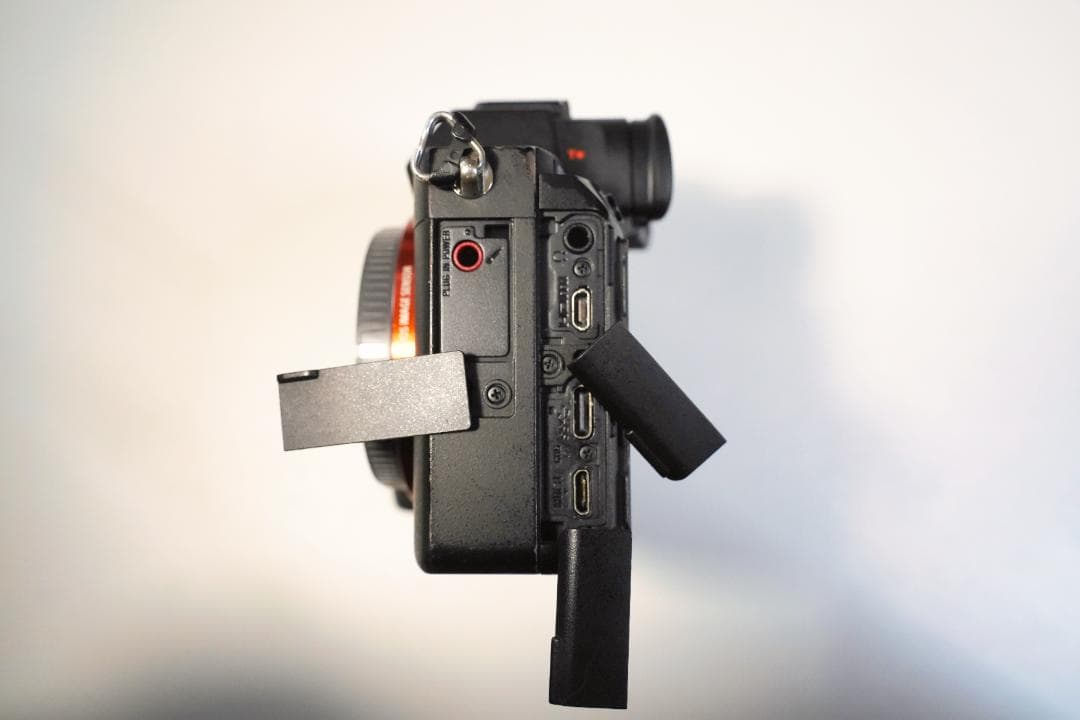 SONYミラーレス一眼カメラ α7III ズームレンズキットILCE-7M3K