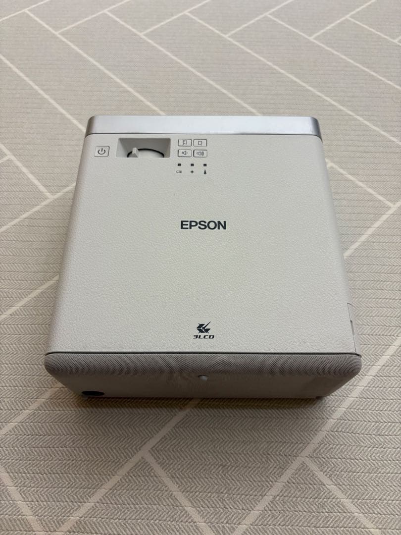 【美品】EPSON プロジェクター EF-100W本体