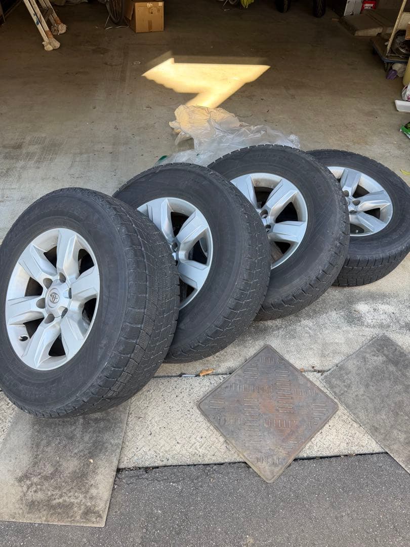 ランクルプラド150 純正ホイールスタッドレス