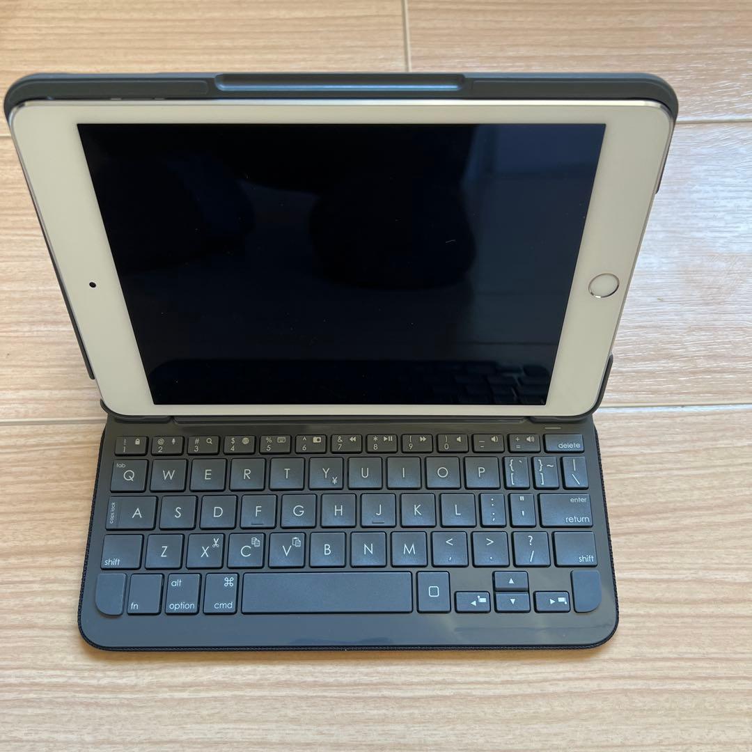 a*️様 iPad mini4 モデル 128GB シルバー 本体 キーボードケ