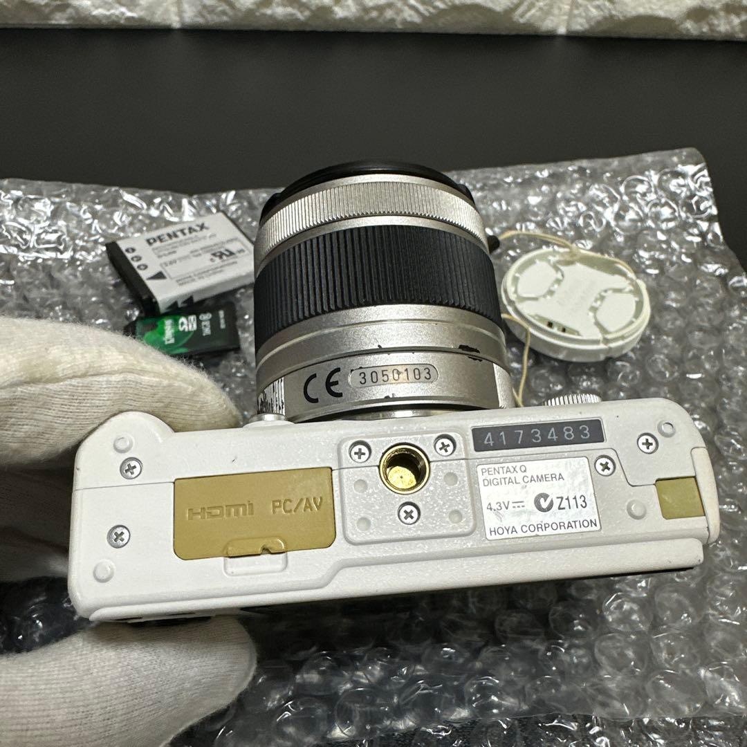 ペンタックスPENTAX Q ホワイト　動作品　中古良品