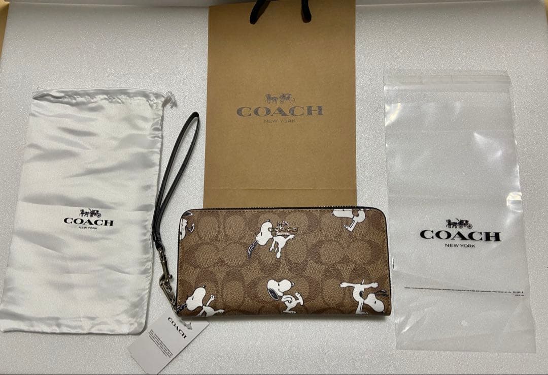 【新品未使用】COACH コーチ 長財布　 スヌーピー限定モデル　C4596