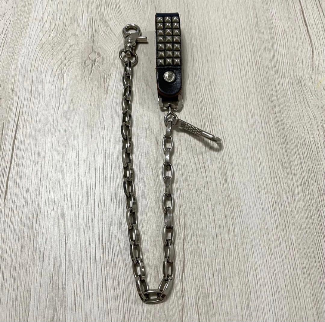 HTCレザー ウォレットチェーン ブラック　ピラミッド シルバー