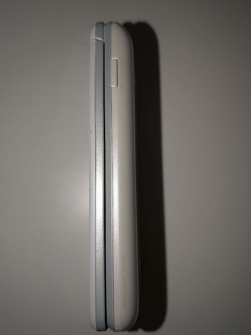 au GRATINA KYF38 ホワイト SIMフリー