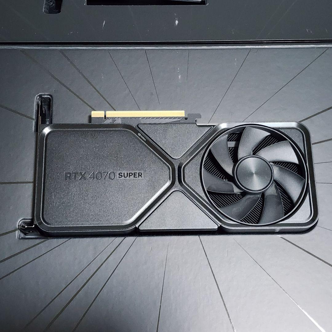 Nvidia RTX 4070 スーパー ファウンダーズエディション