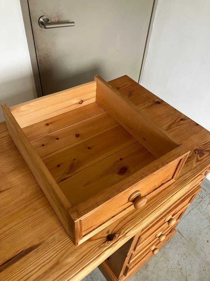 ラキ　ペニーワイズ　チャイルドデスク　Paul Wilson