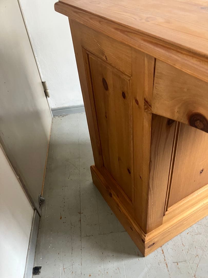 ラキ　ペニーワイズ　チャイルドデスク　Paul Wilson