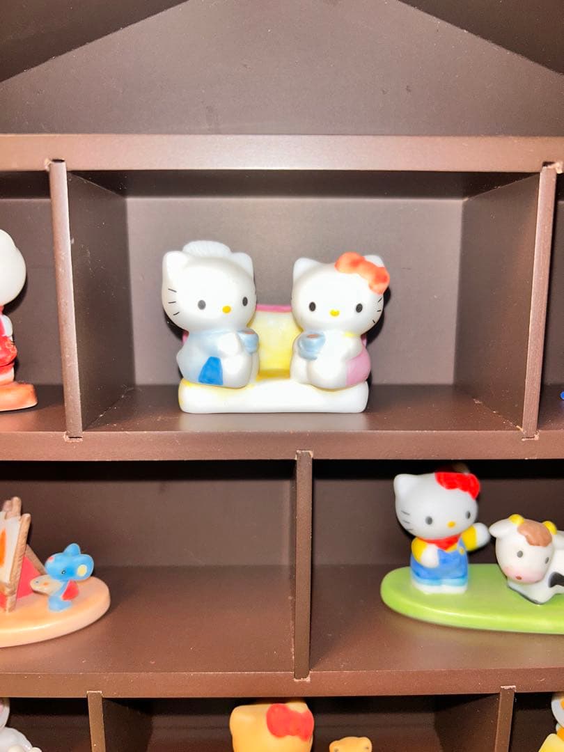 ハローキティ 陶器置き物　ディスプレイケース付き　まとめ売り
