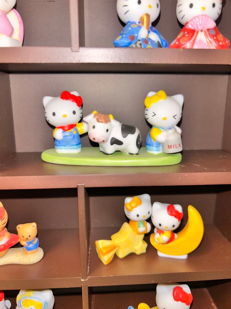 ハローキティ 陶器置き物　ディスプレイケース付き　まとめ売り