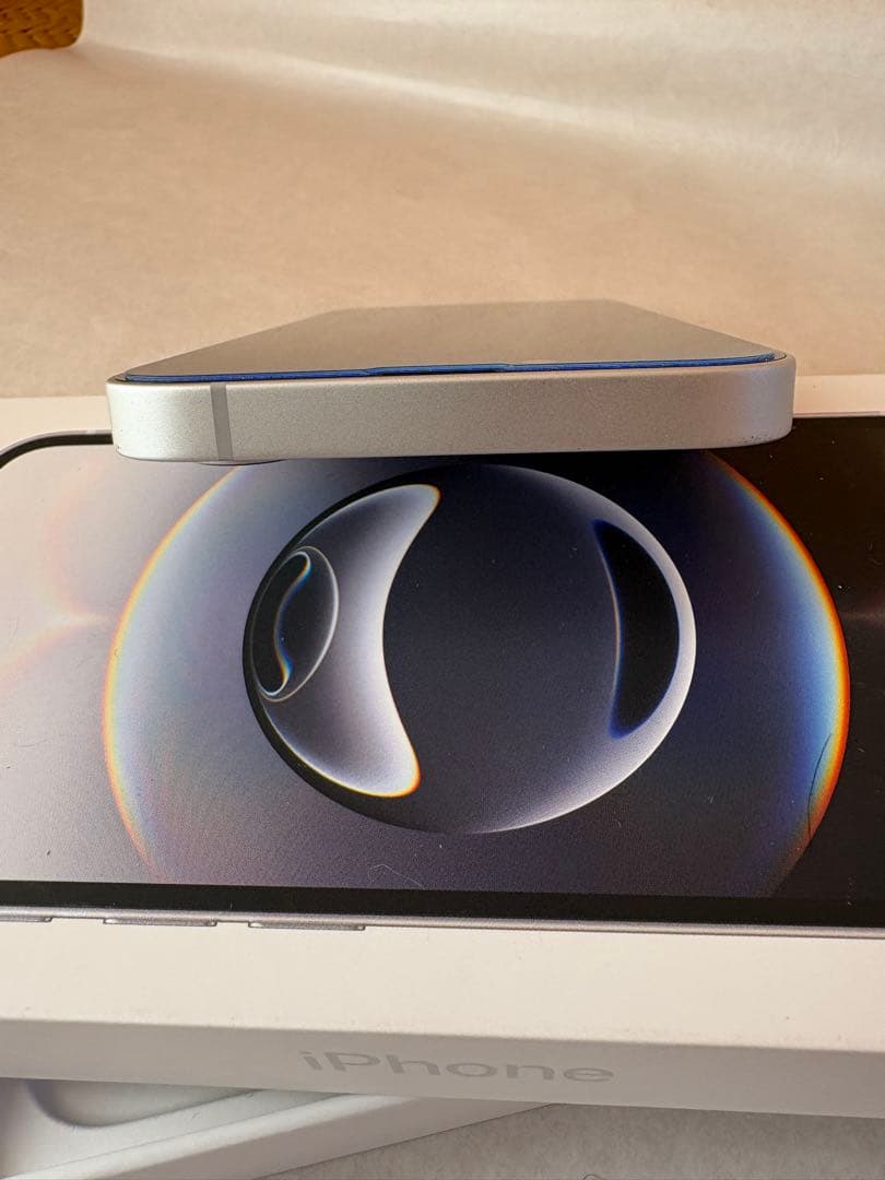 iPhone 16e ホワイト 本体 ケーブル 箱 オマケ付