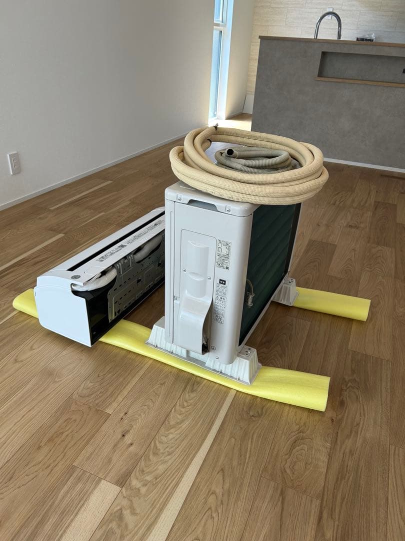 東芝 エアコン RAS-K221E3X(W) 2023年　6畳