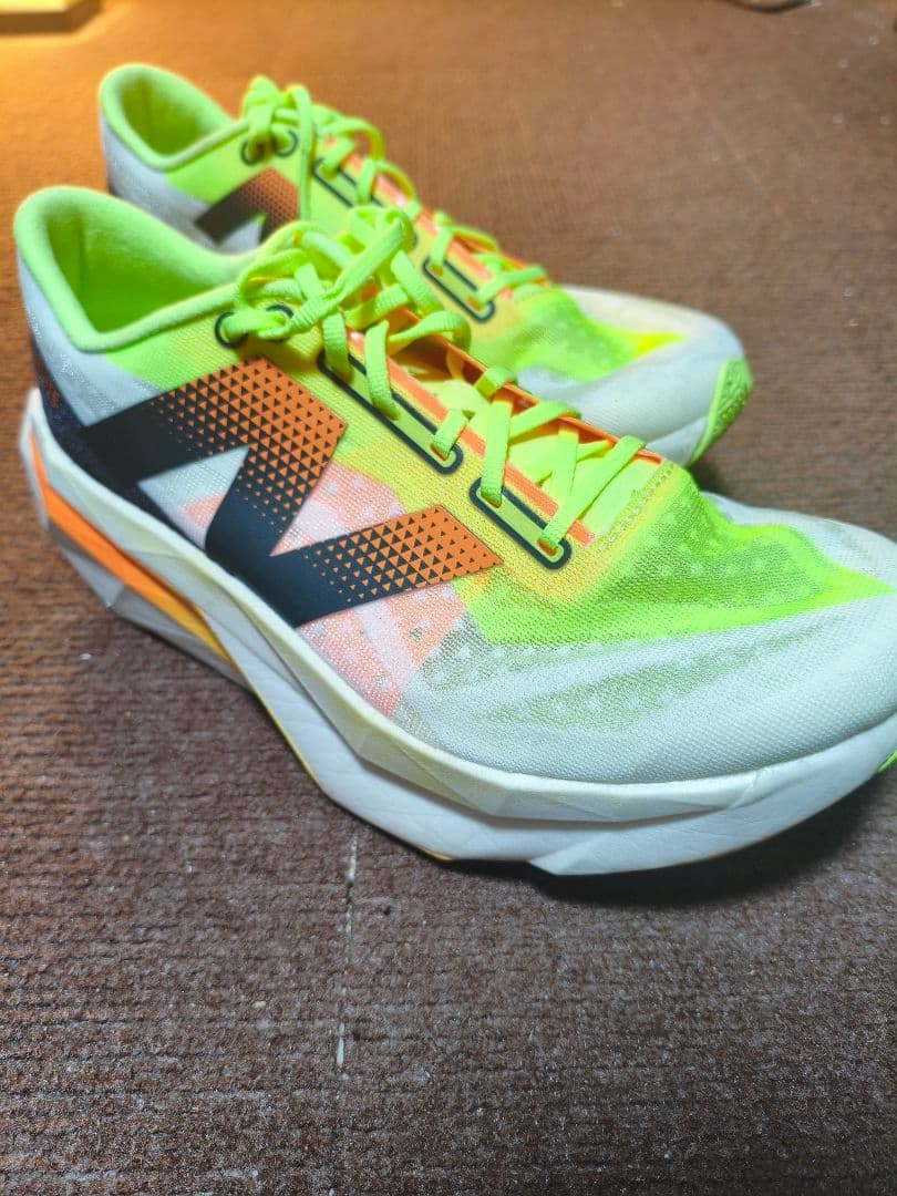 ニューバランス　FuelCell SuperComp Elite v4 25.0