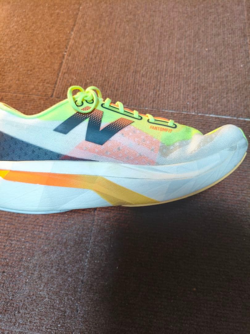 ニューバランス　FuelCell SuperComp Elite v4 25.0