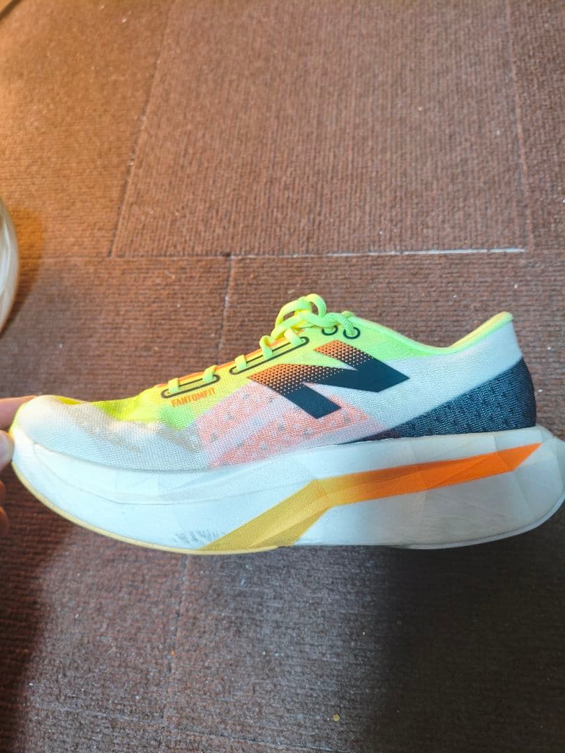 ニューバランス　FuelCell SuperComp Elite v4 25.0