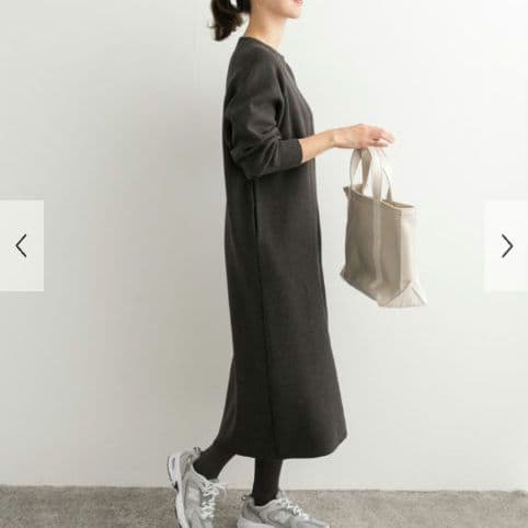 今季新品【アーバンリサーチドアーズ】スウェットライクニットワンピース　チャコール