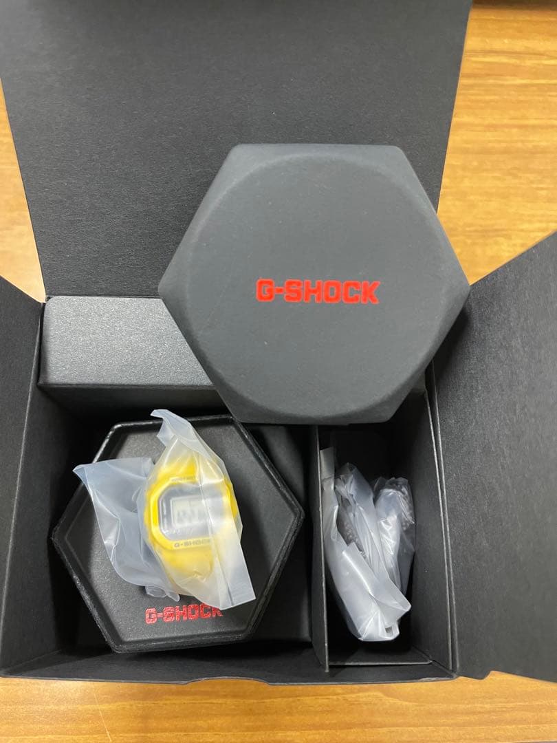 CASIO G-SHOCK Nano DWN-5600-9JR イエロー