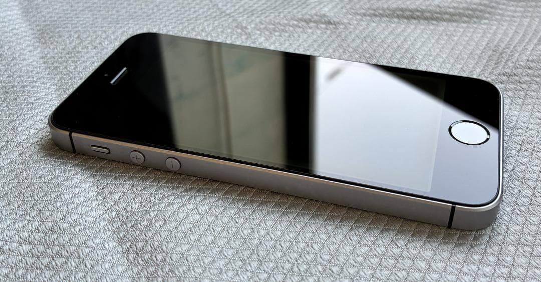 iPhone SE 第１世代 64GB スペースグレー