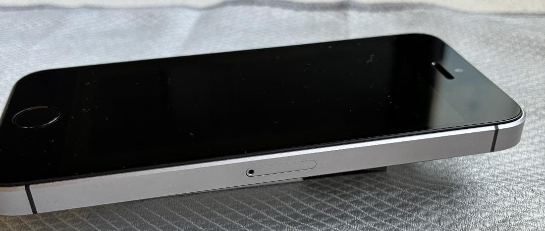 iPhone SE 第１世代 64GB スペースグレー