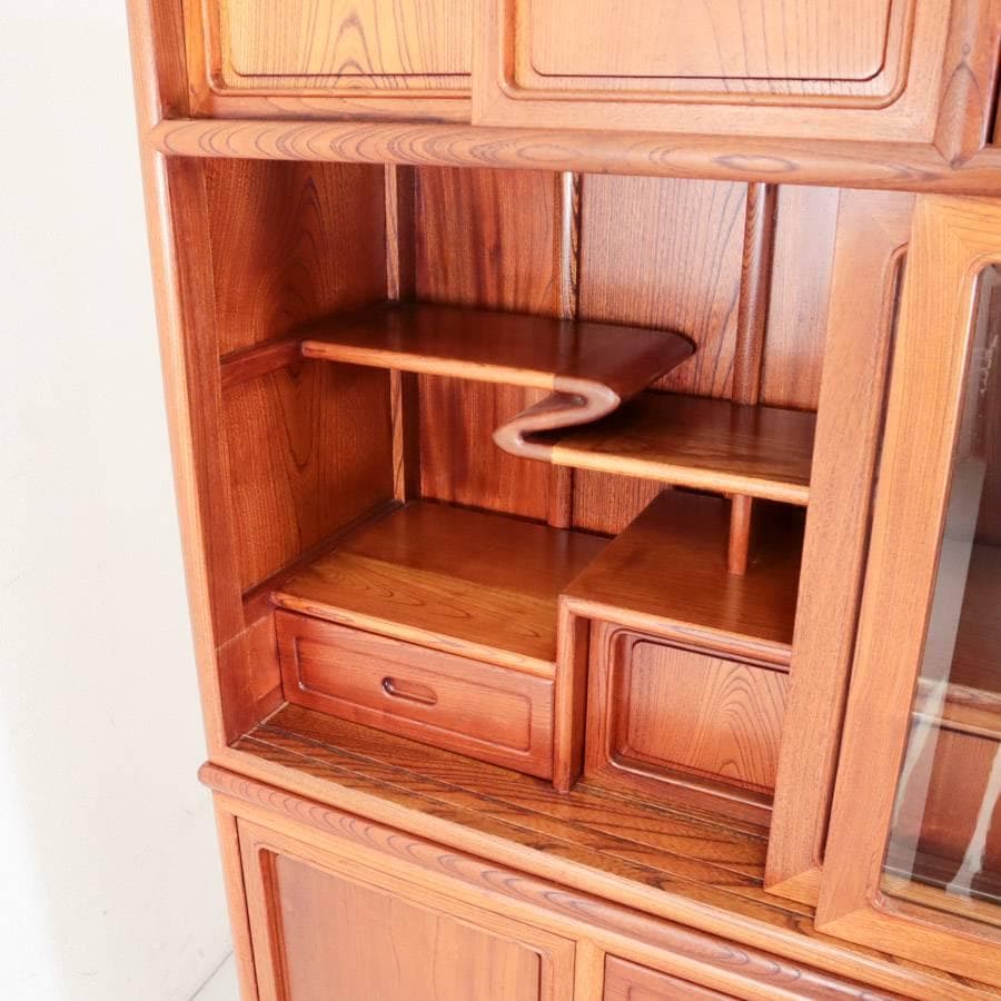 逸品！欅無垢 美しい杢目 大型 茶箪笥 高さ154cm ガラス戸 違い棚 飾り棚