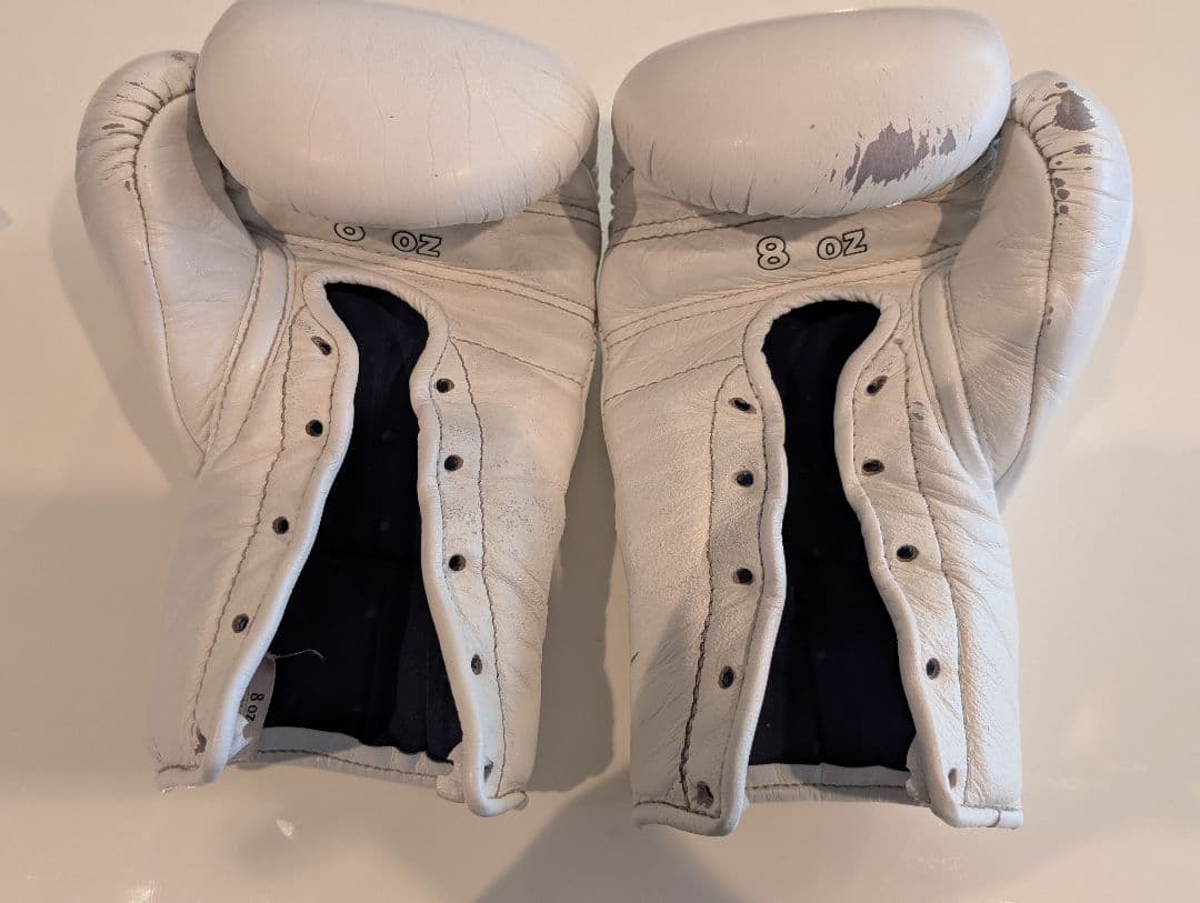 Winning ボクシンググローブ 8oz ホワイト　値段交渉可