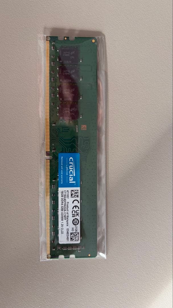 crucial 16GB DDR4メモリ