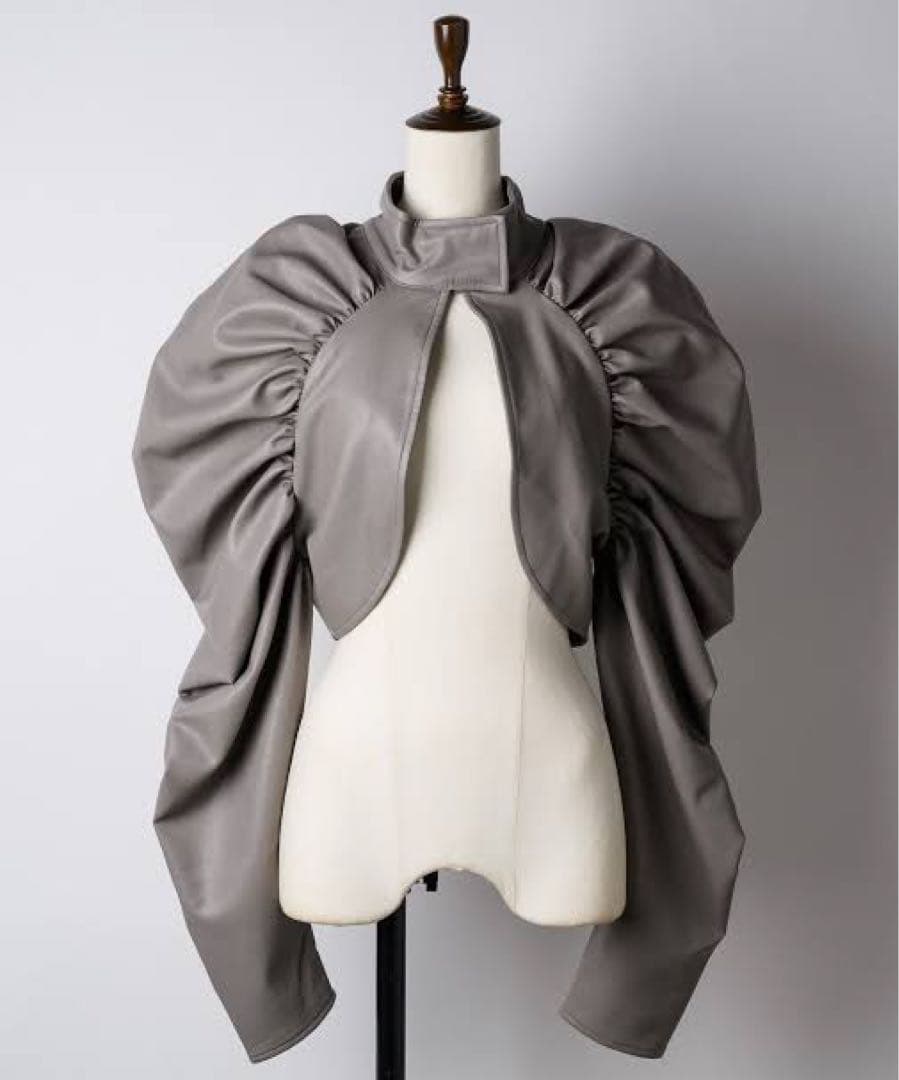 タグ付き新品 LA BELLE ETUDEボリュームギャザーフェイクレザーボレロ