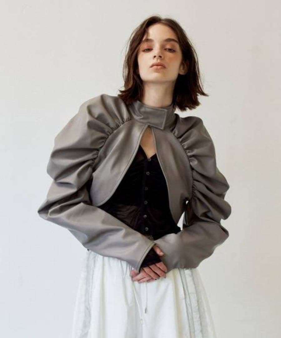 タグ付き新品 LA BELLE ETUDEボリュームギャザーフェイクレザーボレロ