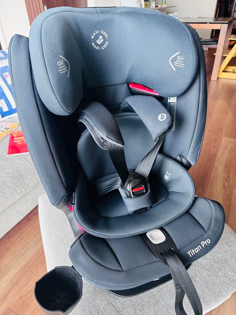 にし　Titan Pro 車用チャイルドシート ブラック