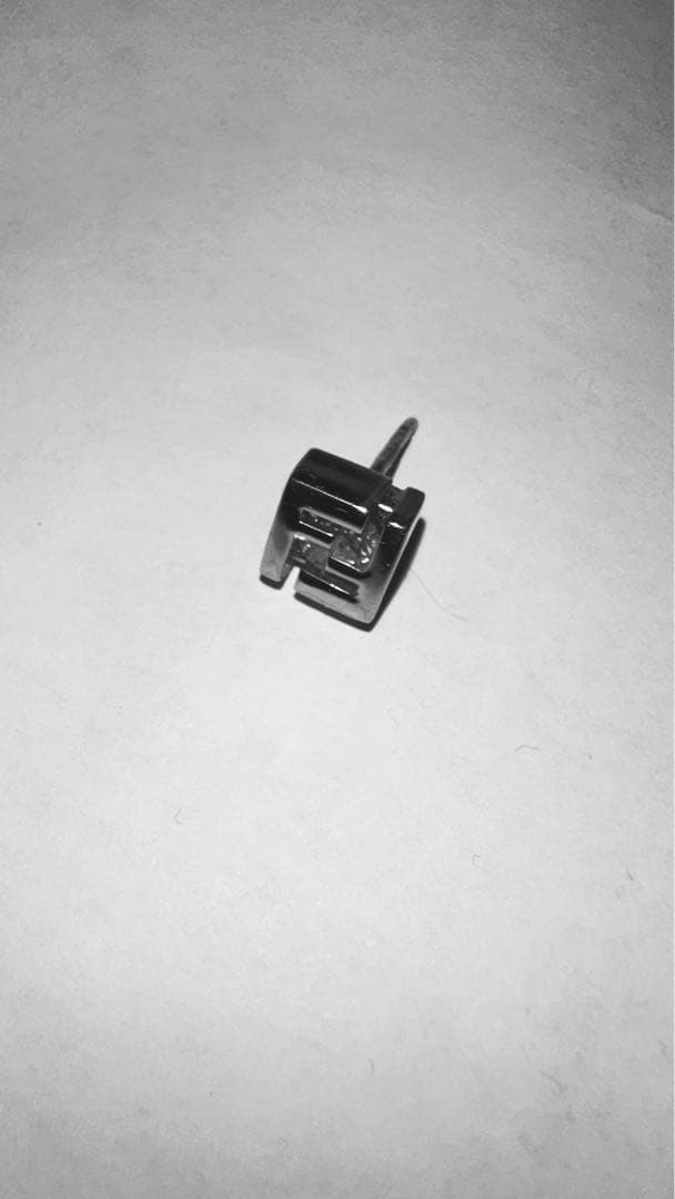FENDI FFピアス シルバーカラーフ エンディ　美品