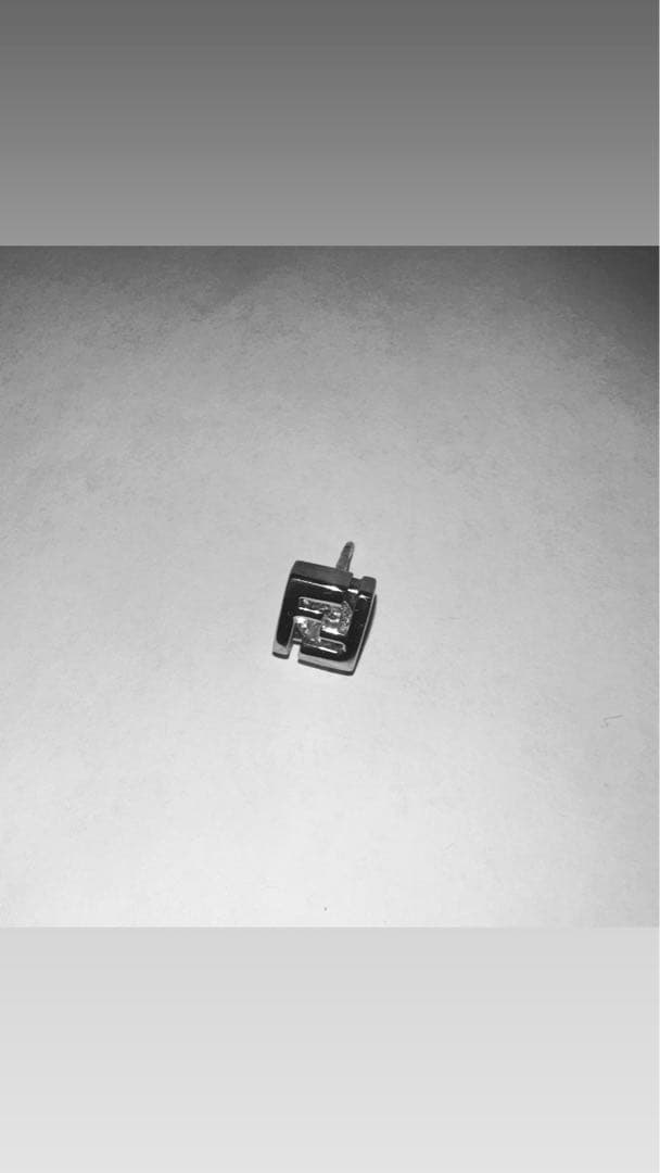 FENDI FFピアス シルバーカラーフ エンディ　美品