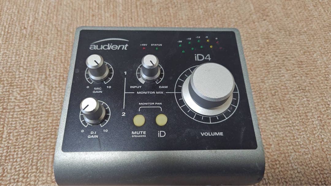 パ*ロ様 Audient iD4 オーディオインターフェイス