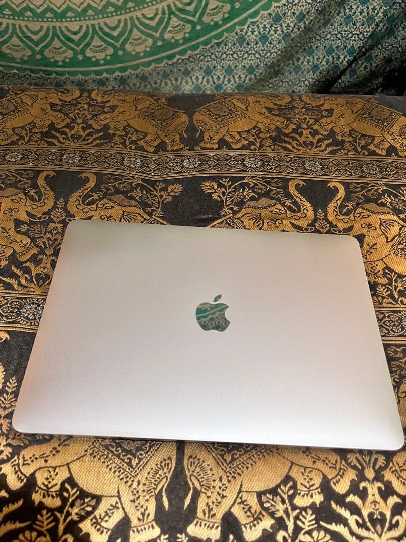 o*s様 MacBook Pro 2017 一部ジャンクにて…