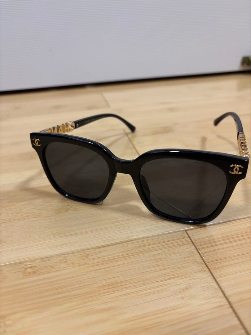 CHANEL キャットアイサングラス ブラック 入れ物付き