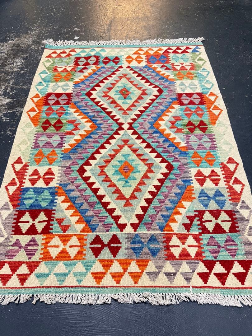 美品ヴィンテージアフガンキリム　145×102cm