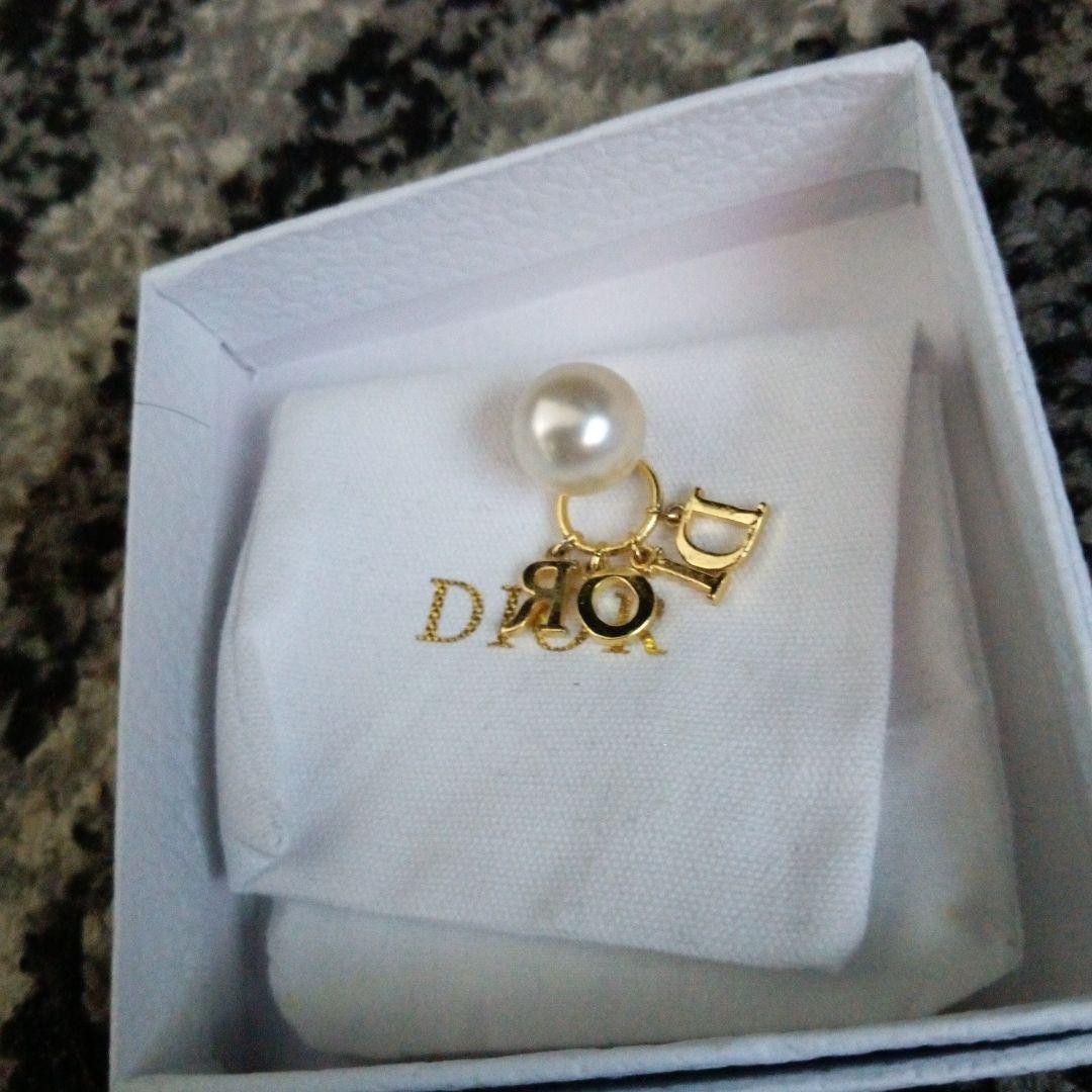 Dior パール ピアス(片耳用)